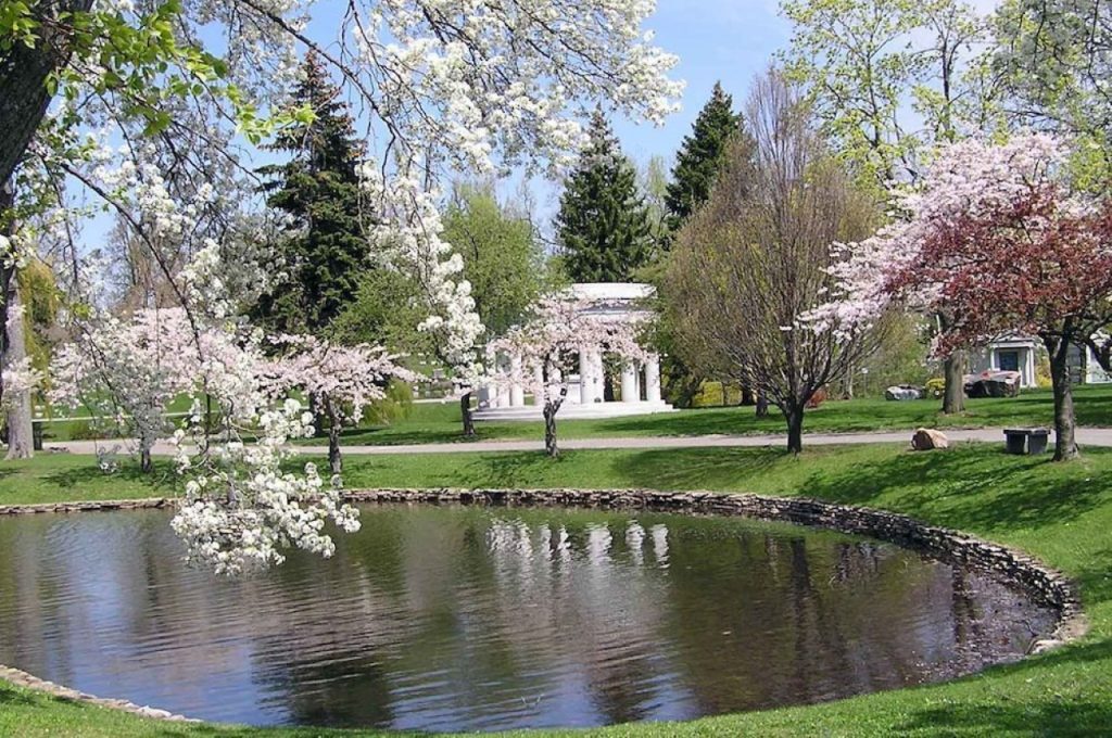 The Creeks, Ponds and Wetlands of Forest Lawn Forest Lawn Buffalo, NY