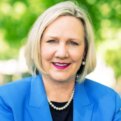 Snyder, Julie